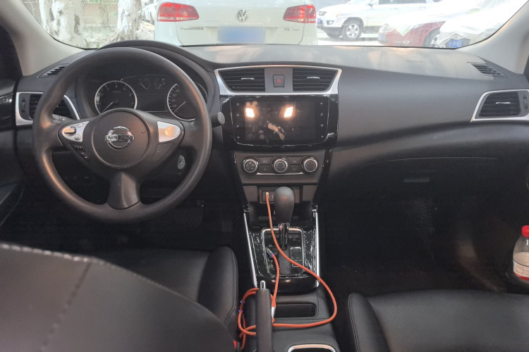 日产 轩逸 2021款 经典 1.6XL CVT豪华版中控内饰12