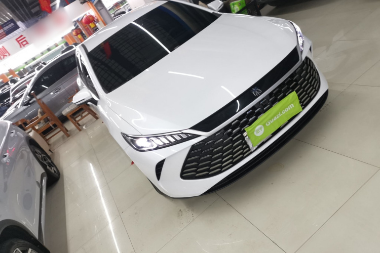 比亚迪 秦PLUS 2025款 DM-i 智驾版 55KM领先型车身外观3