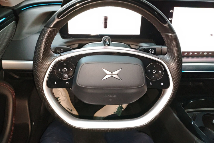 小鹏P7 2022款 480E中控内饰13