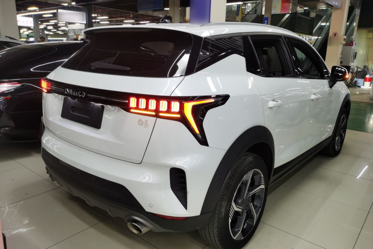 领克06 2023款 Remix 1.5T 劲Pro车身外观7