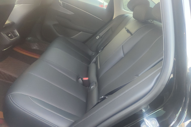 别克 君越 2025款 28T 白金版中控内饰7004