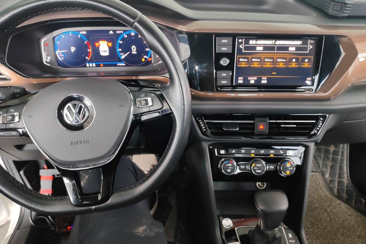 大众 途岳 2019款 330TSI 四驱旗舰版 国VI中控内饰7002