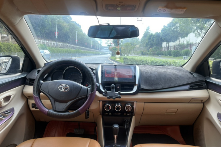 丰田 威驰 2017款 1.5L CVT创行版中控内饰7003