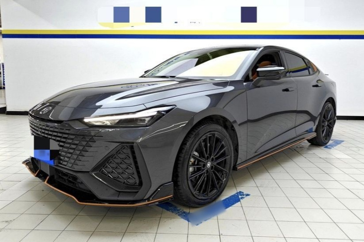 长安UNI-V 2024款 2.0T 高能版车身外观1