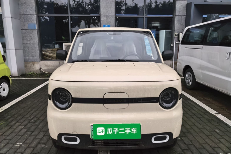 吉利银河 熊猫 2025款 210km 元气熊车身外观2