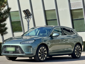 鸿蒙智行 问界M5 2022款 增程四驱性能版