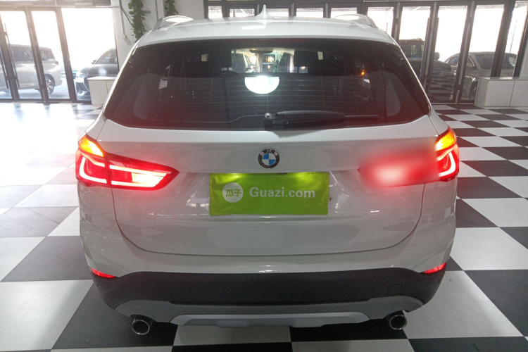 宝马X1 2016款 sDrive20Li 豪华型车身外观6