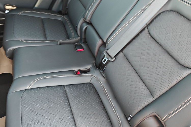 奇瑞 瑞虎8 2024款 荣耀版 230TCI 自动卓越版 7座中控内饰7004