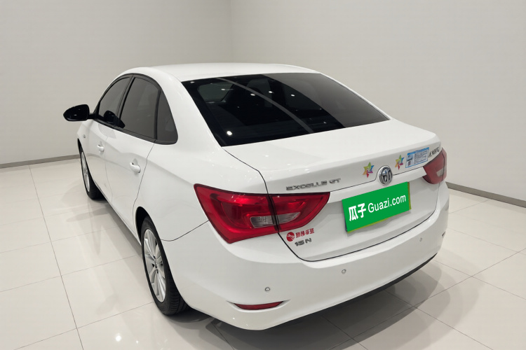 别克 英朗 2016款 15N 自动精英型车身外观5