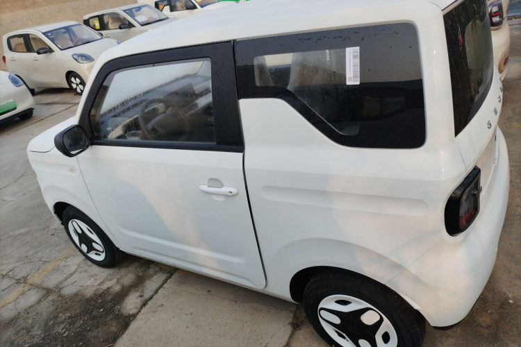 吉利银河 熊猫 2025款 210km 元气熊车身外观4