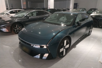 小鹏P7 2025款 702 长续航 Ultra