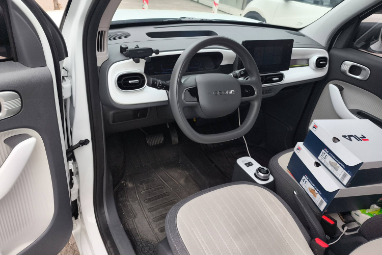 吉利银河 熊猫 2025款 210km 元气熊中控内饰13