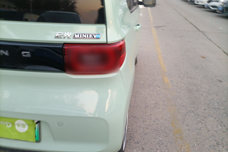 五菱汽车 宏光MINIEV 2022款 悦享款 磷酸铁锂车身外观6006