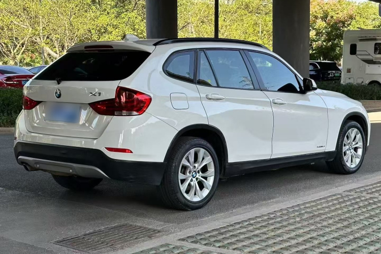 宝马X1(进口) 2012款 sDrive18i豪华型车身外观7