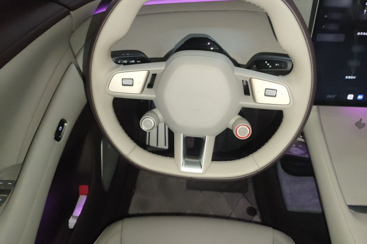 小米汽车 小米YU7 2025款 超长续航四驱Pro版中控内饰13