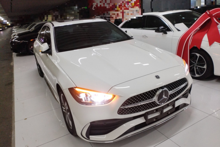奔驰C级 2022款 改款 C 200 L 运动版车身外观3