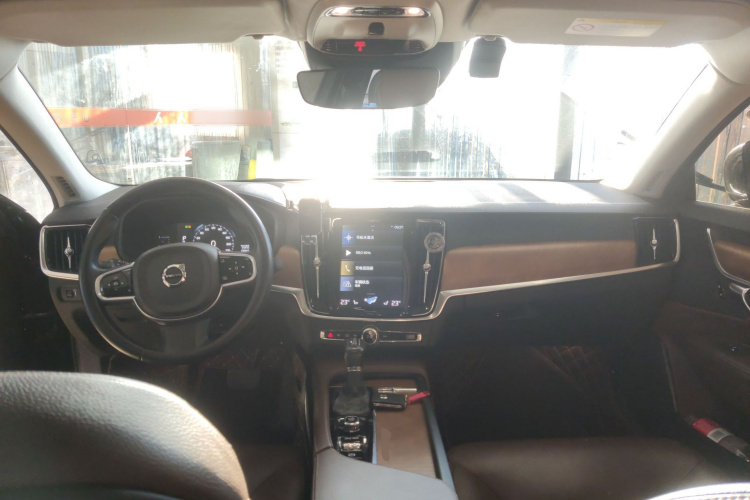 沃尔沃S90 2019款 T5 智逸版中控内饰12
