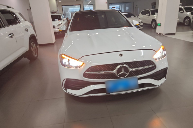 奔驰C级 2023款 改款 C 260 L 运动版车身外观2
