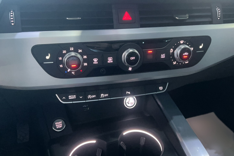 奥迪A4L 2024款 40 TFSI 时尚动感型局部细节9002