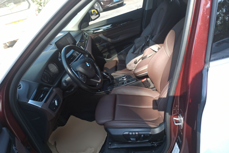 宝马X1 2020款 sDrive25Li 领先型中控内饰19