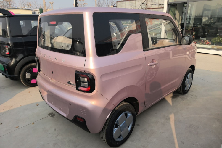 吉利银河 2024款 熊猫mini 200km 耐力熊车身外观7