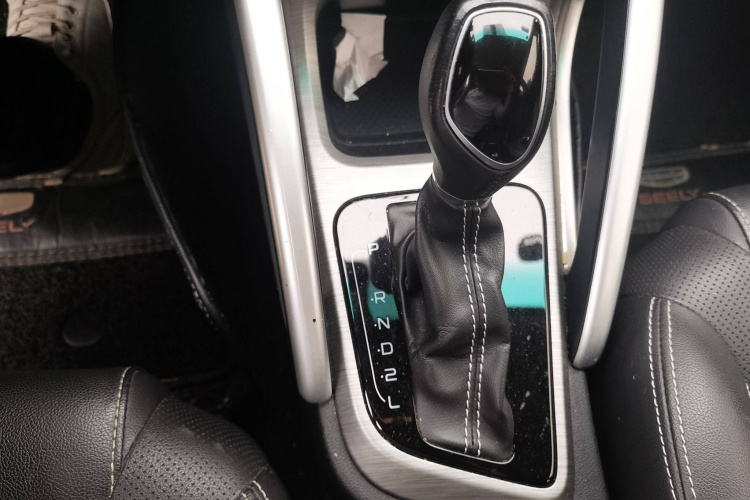 吉利汽车 远景X3 2017款 1.5L 自动尊贵型局部细节9004