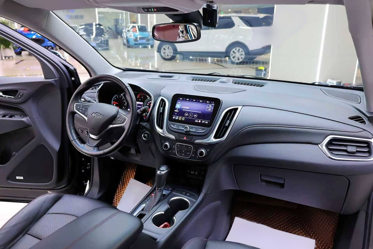 雪佛兰 探界者 2019款 Redline 550T 自动四驱捍界版RS 国VI中控内饰7004