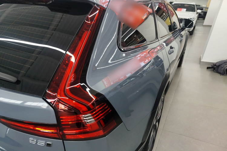 沃尔沃V90 2022款 Cross Country B5 AWD 智尊版车身外观6006