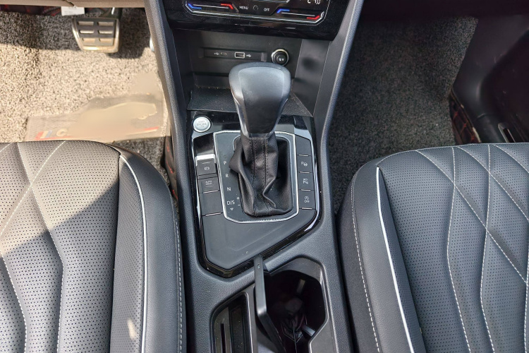 大众 途观L 2022款 330TSI 自动两驱R-Line越享版中控内饰7007