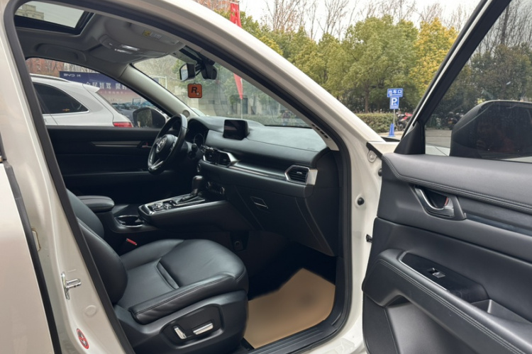 马自达CX-8 2019款 2.5L 两驱尊贵型中控内饰7010