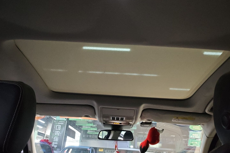 捷豹XF 2016款 XF 2.0T 两驱R-Sport运动版局部细节22