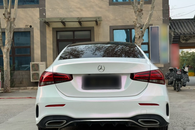 奔驰A级 2020款 A 180 L 运动轿车车身外观6004