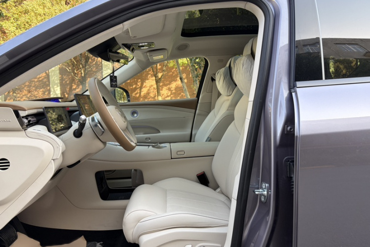 岚图汽车 岚图FREE 2025款 FREE+ 四驱乾崑版局部细节19