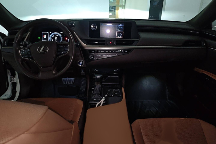 雷克萨斯ES 2020款 300h 卓越版中控内饰7002