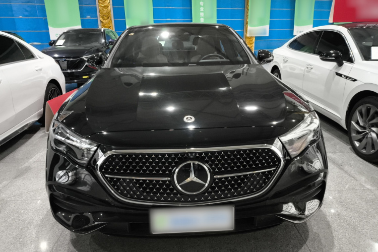 奔驰E级(进口) 2024款 E 300 豪华型运动版车身外观2
