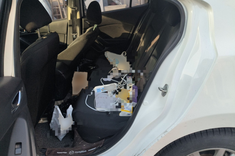 马自达3 昂克赛拉 2016款 三厢 1.5L 手动舒适型中控内饰21