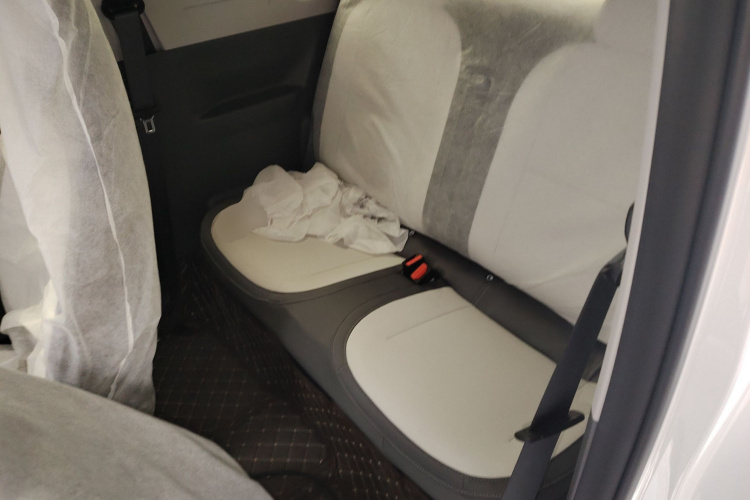 吉利银河 2025款 210km 熊猫骑士中控内饰21