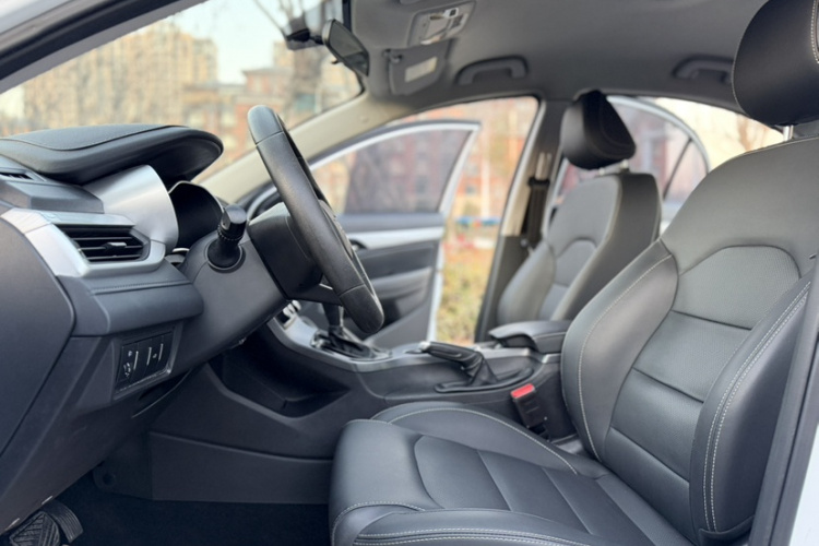 吉利汽车 帝豪 2020款 1.5L CVT舒适型中控内饰7002