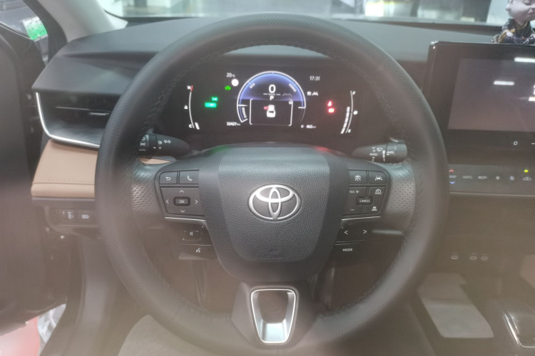 丰田 凯美瑞 2024款 双擎 2.0HGVP 豪华版中控内饰13