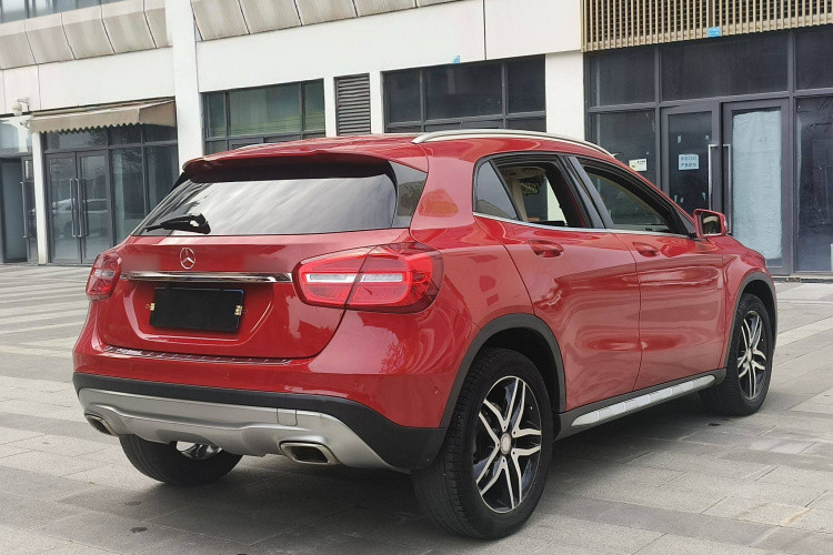 奔驰GLA 2016款 GLA 220 4MATIC 时尚型车身外观6004