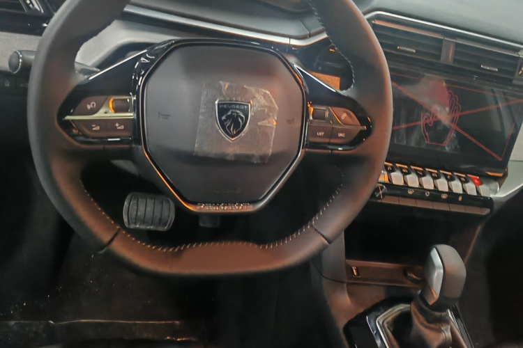 标致408 2024款 360THP 龘龘款 拉图版中控内饰7002