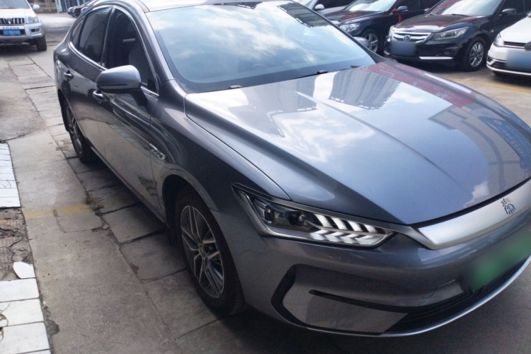 比亚迪 秦PLUS 2024款 荣耀版 EV 510KM领先型车身外观3