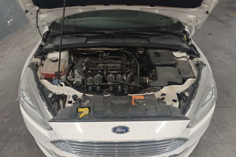 福特 福克斯 2017款 三厢 1.6L 手动风尚型智行版局部细节24