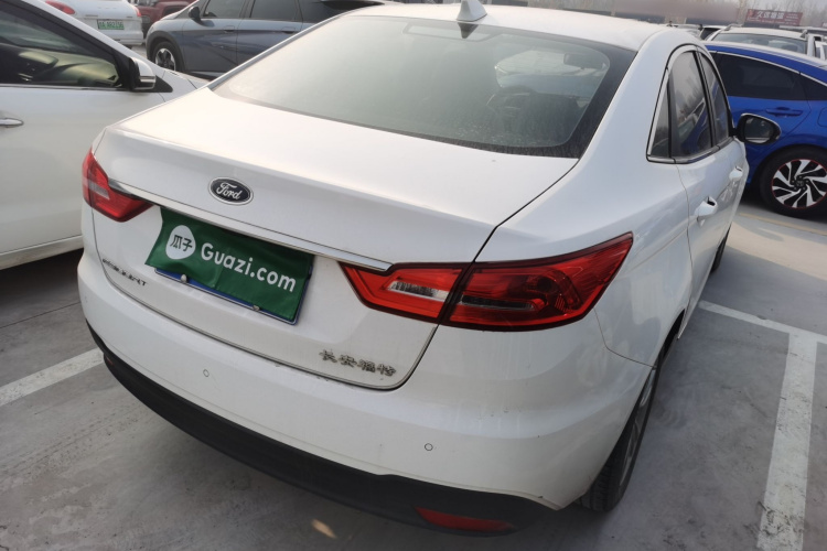 福特 福睿斯 2019款 改款 1.5L 自动悦享型 国VI车身外观7