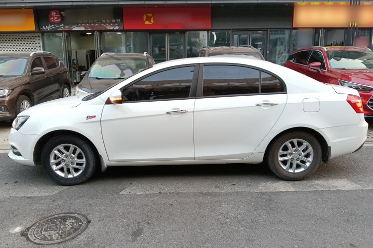 吉利汽车 帝豪 2017款 三厢百万款 1.5L 手动豪华型车身外观4