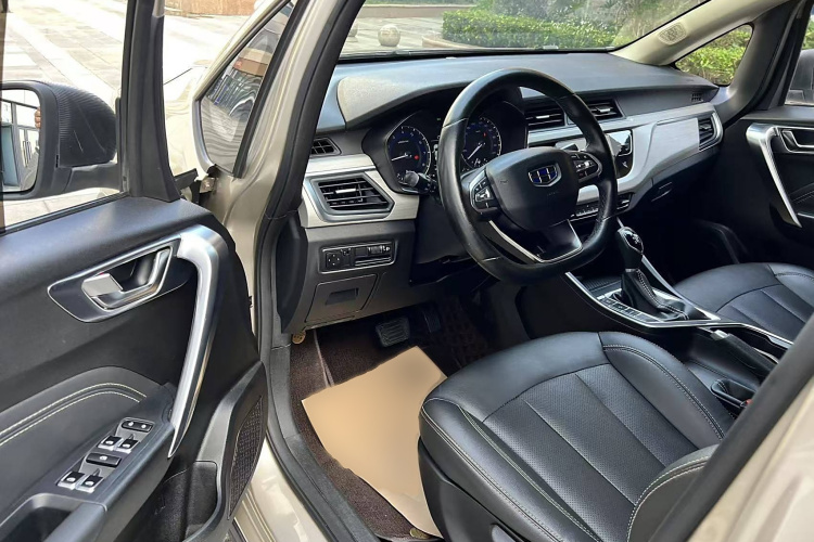 吉利汽车 远景X3 2020款 1.5L CVT尊贵型中控内饰7003