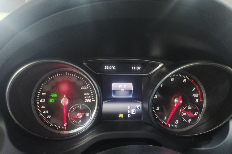 奔驰GLA 2018款 GLA 200 时尚型局部细节14