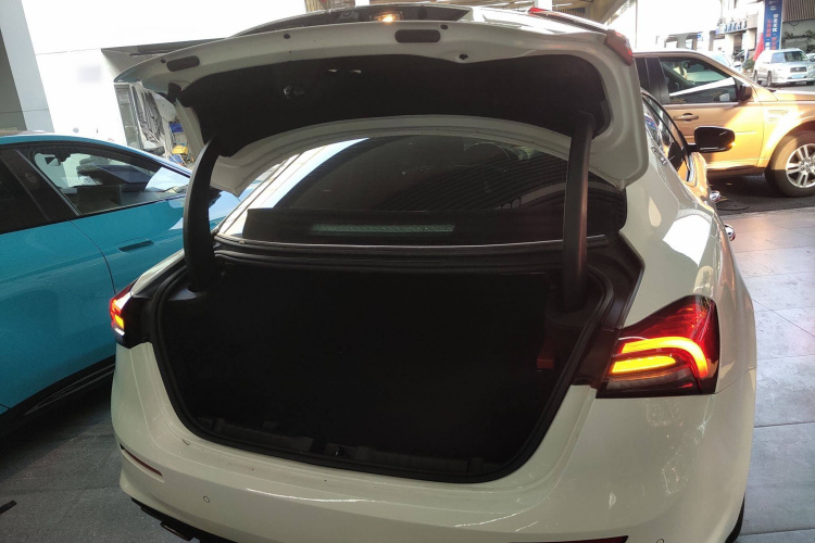 玛莎拉蒂 Ghibli 2021款 2.0T 锋芒版局部细节23