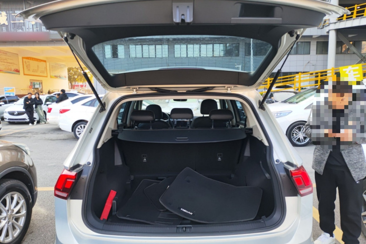 大众 途观L 2018款 330TSI 自动两驱豪华版局部细节23