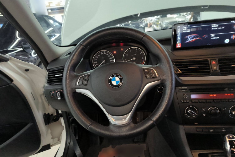 宝马X1 2014款 sDrive18i 时尚型中控内饰13